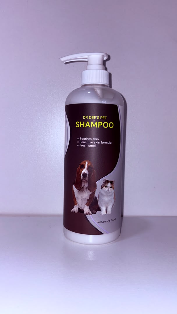 Dr Dee’s Pet Shampoo for Dogs &amp;amp; Cats – Sensitive Skin Formula with Fresh Fragrance (750ml)
